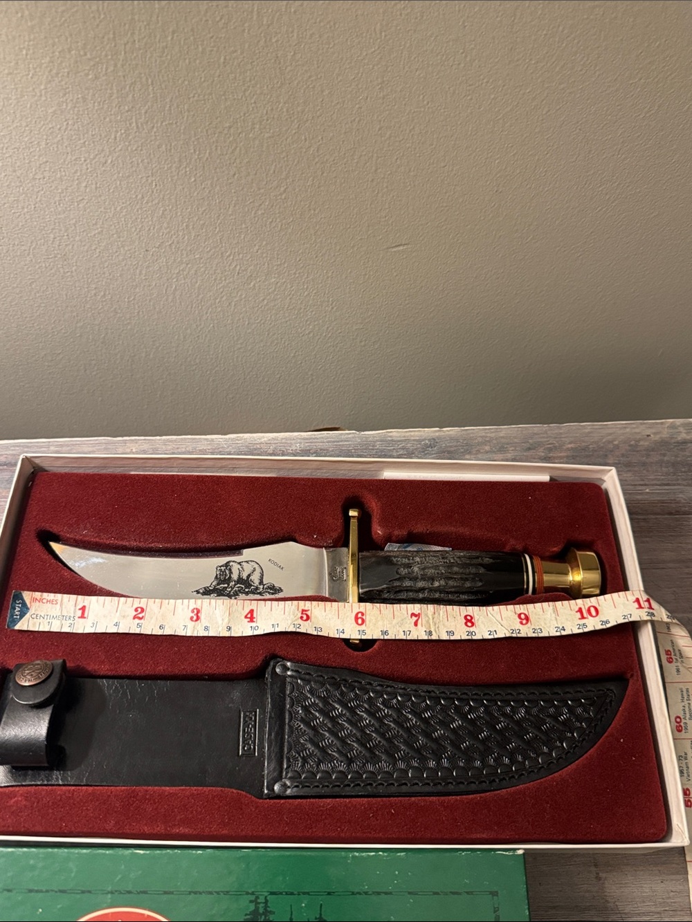 New W.R. Case & Sons Collectible Kodiak Hunting Knife with Buffalo Horn Handle - Picture 12 of 12